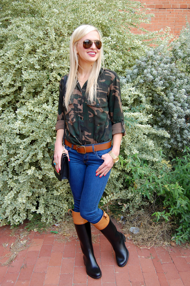 Camouflage Fashion Blogger Outfit