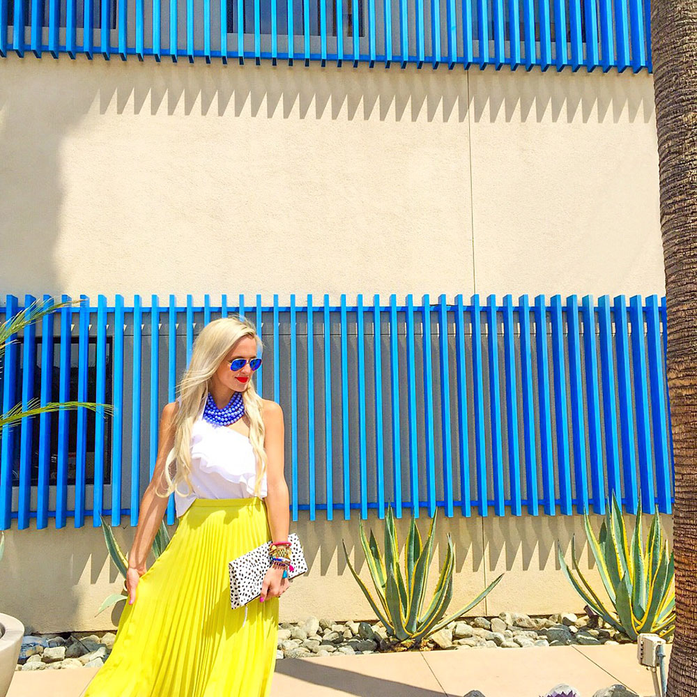 vandi-fair-dallas-fashion-blog-lauren-vandiver-southern-texas-travel-blogger-visit-long-beach-museum-of-latin-american-art-molaa-pleated-neon-yellow-skirt