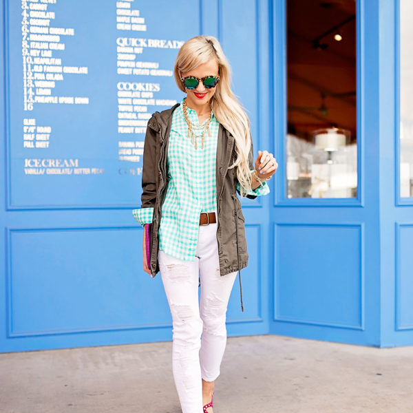 ginghan-button-down-white-skinny-jeans-spring-outfit