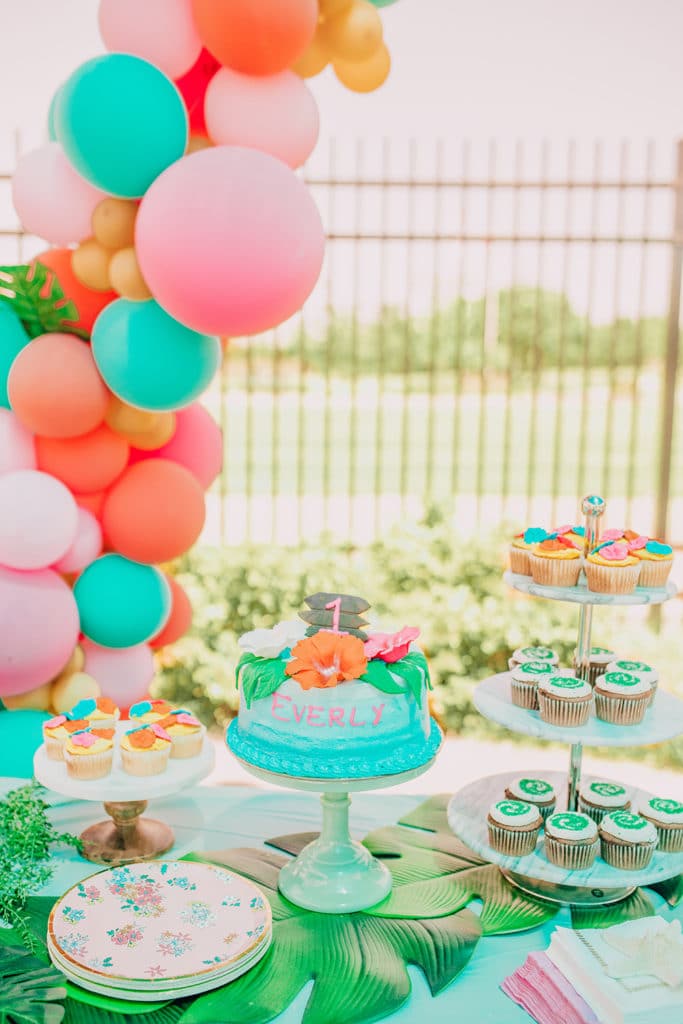 Everly's Moana-Inspired First Birthday Party - Vandi Fair