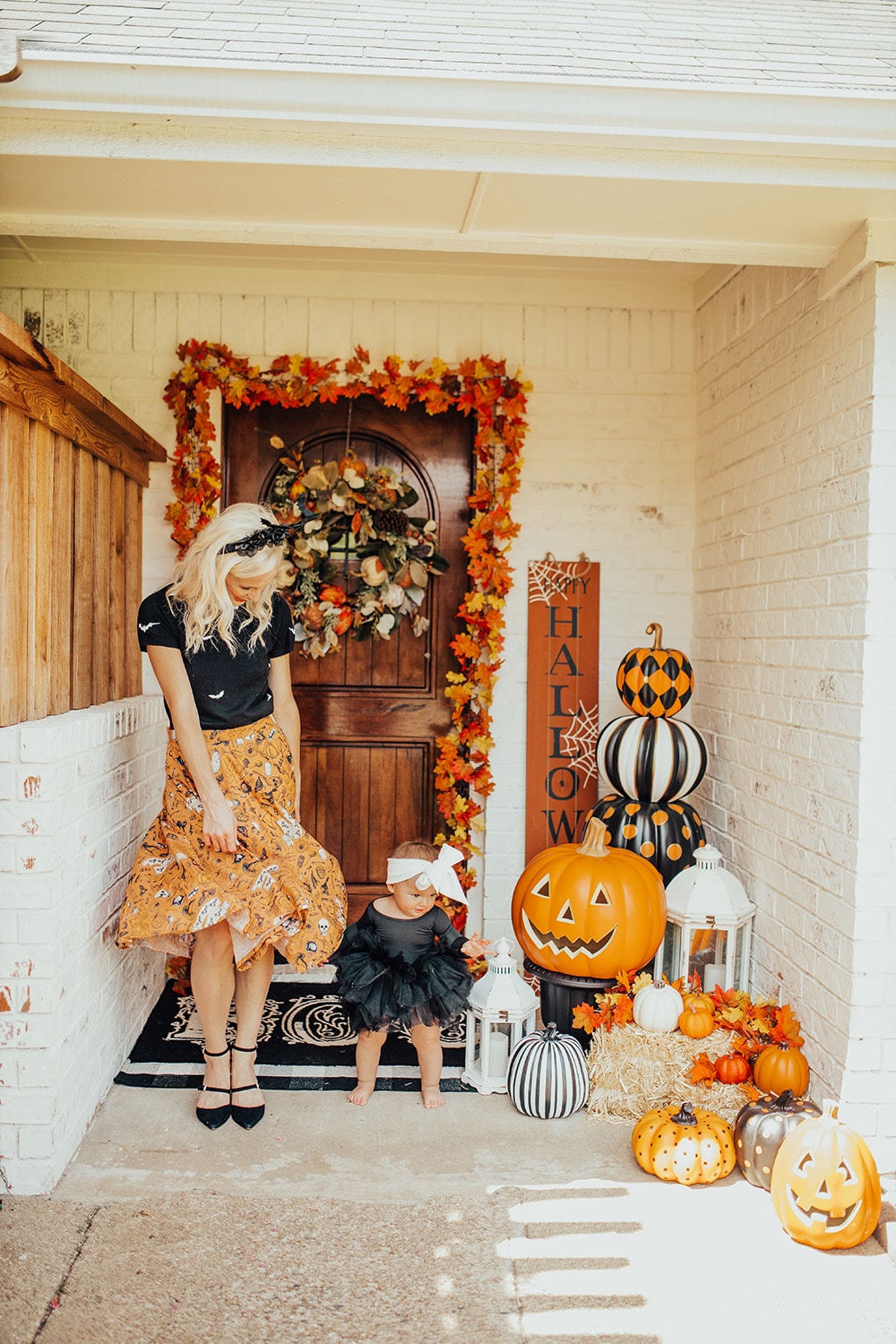 halloween front porch pumpkin decor