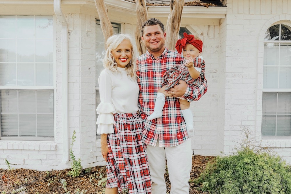 what to wear for family christmas photos - matching holiday plaid - family christmas card ideas - matching holiday family outfits