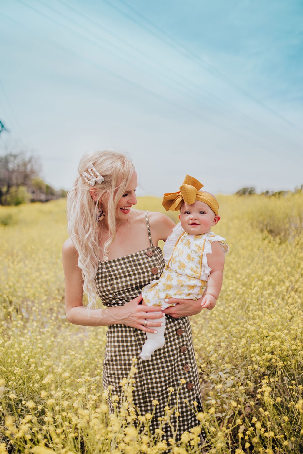 family photo ideas - mommy and me photography tips and locations - open field with flowers