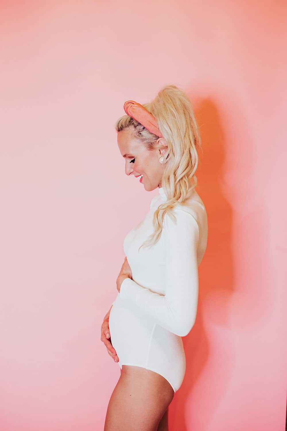 early pregnancy symptoms by week - first trimester - pregnancy bump photos