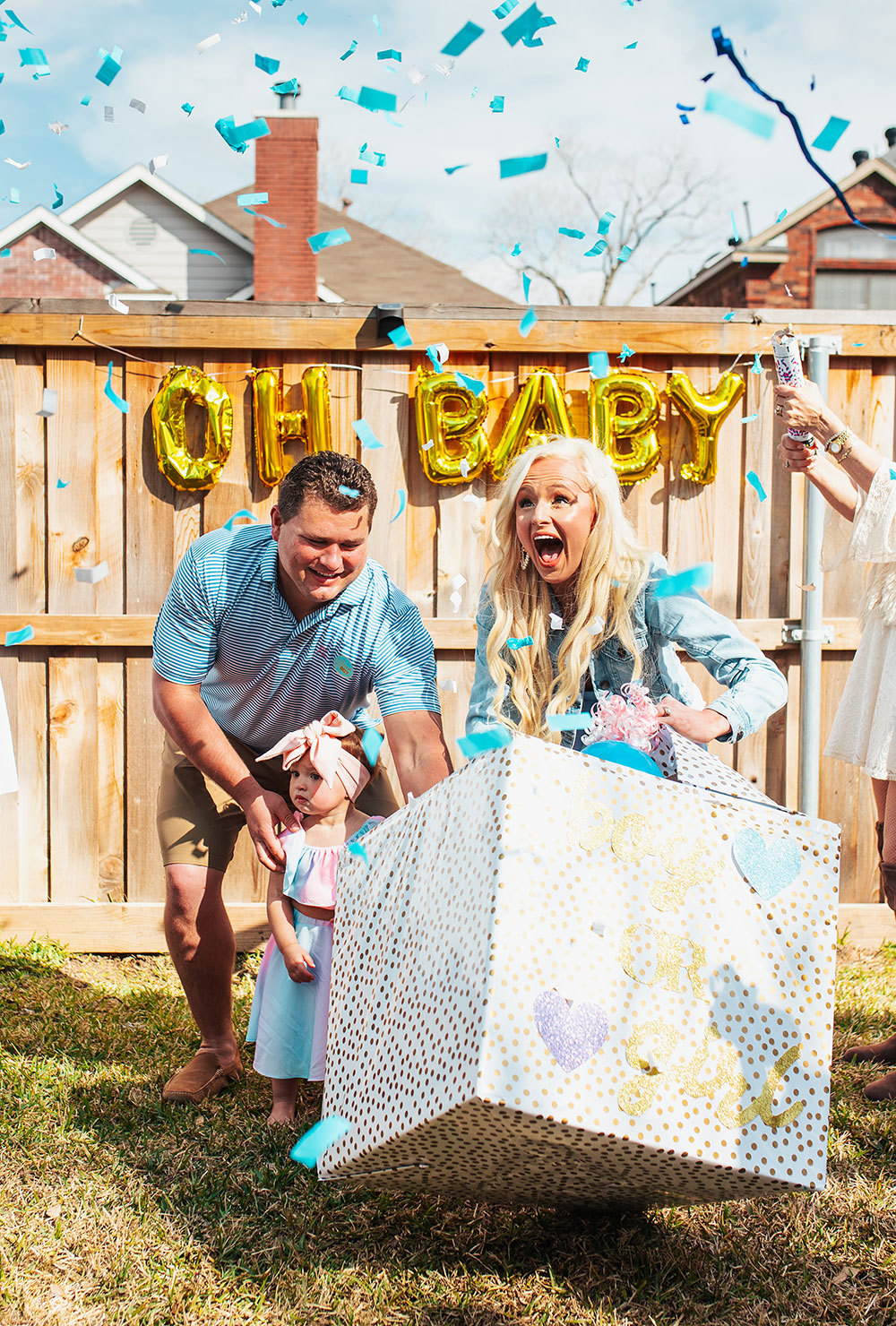 gender reveal balloon box and confetti poppers