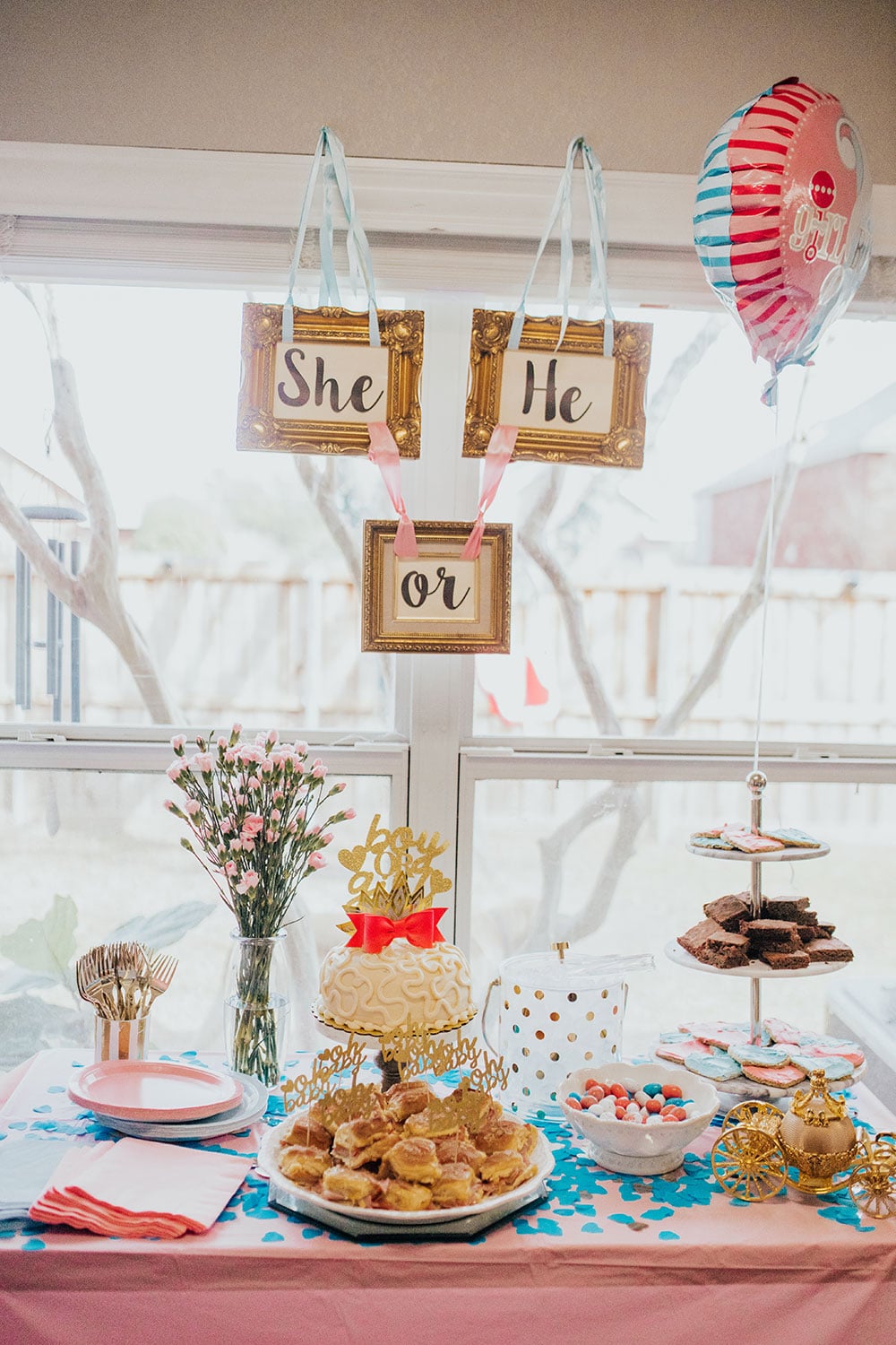 gender reveal party decor table set up