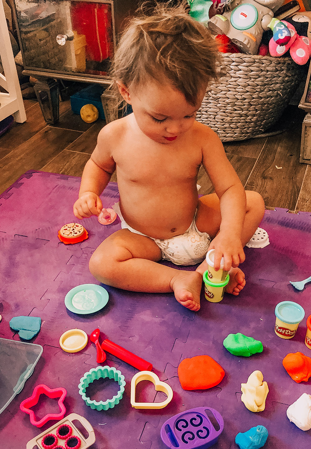toddler activities to do at home - indoor activity - playdoh